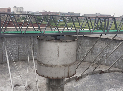 周边传动刮泥机